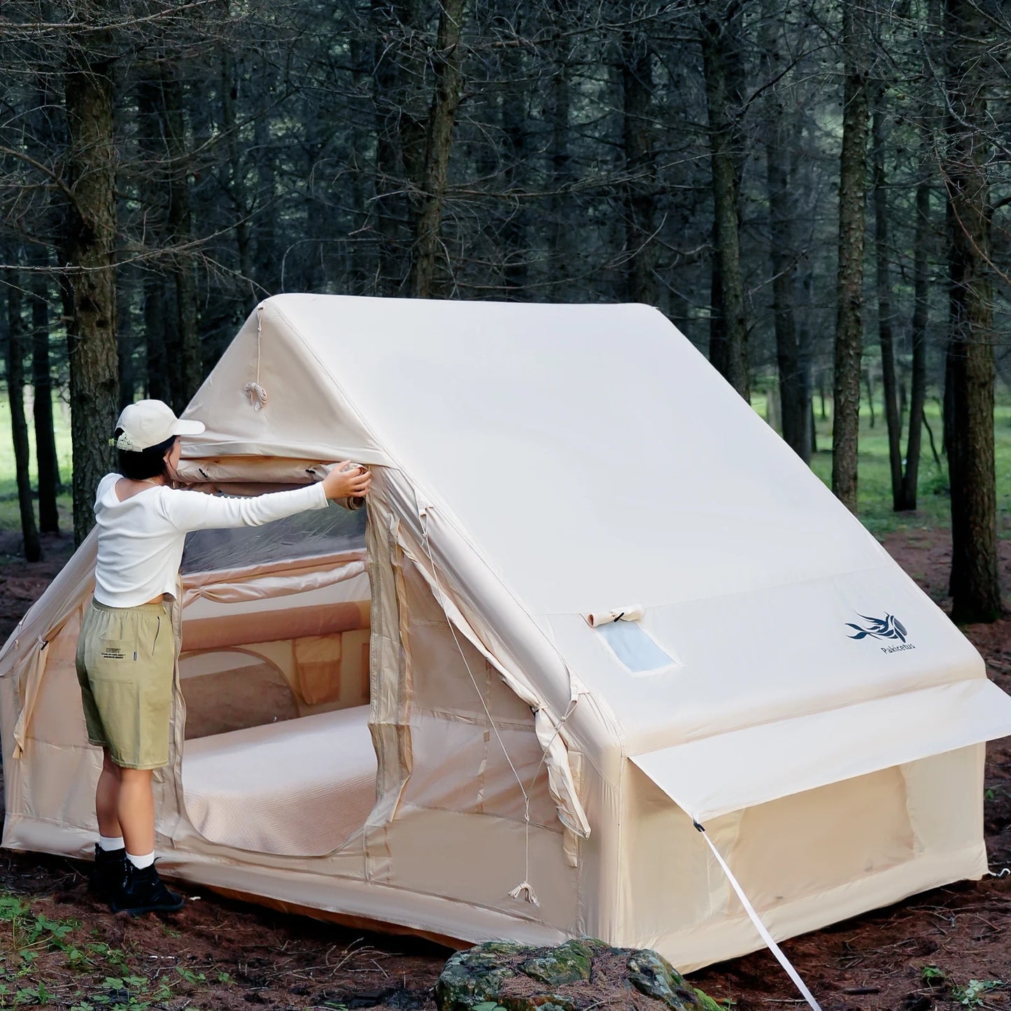 Inflatable Tent With Skylight, Quick Setup Blow Up Tents With Pump, 4-6 Person Outdoor Family Luxury Tent